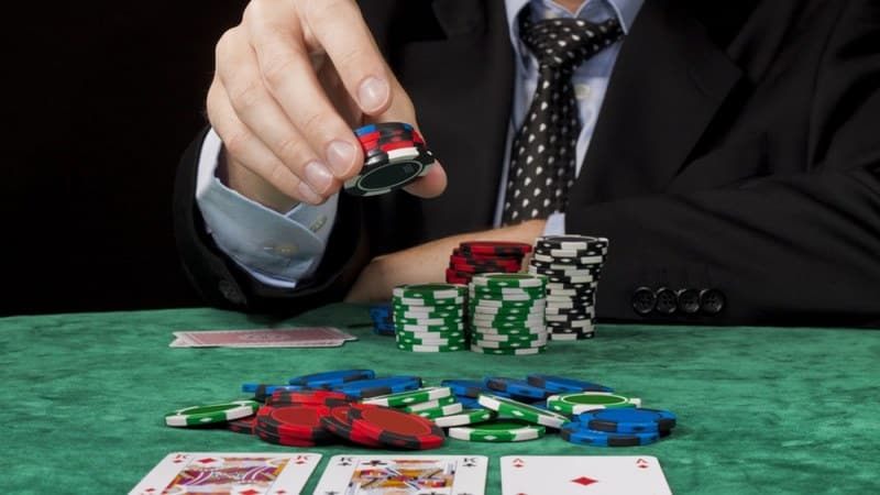 Cược C trong poker là gì? Các yếu tố ảnh hưởng đến hiệu quả của cược C