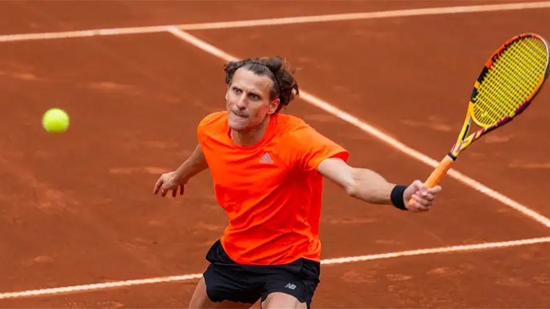 Cầu thủ Diego Forlan - Huyền thoại sau thất bại nặng nề